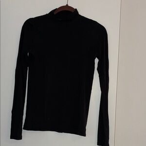 Everlane Classic Black Mockneck long sleeve tee